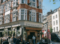 10 Best Pubs in Soho: A Guide to London’s Iconic Drinking Scene